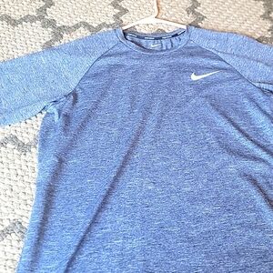 Mens size M nike drifit shirt